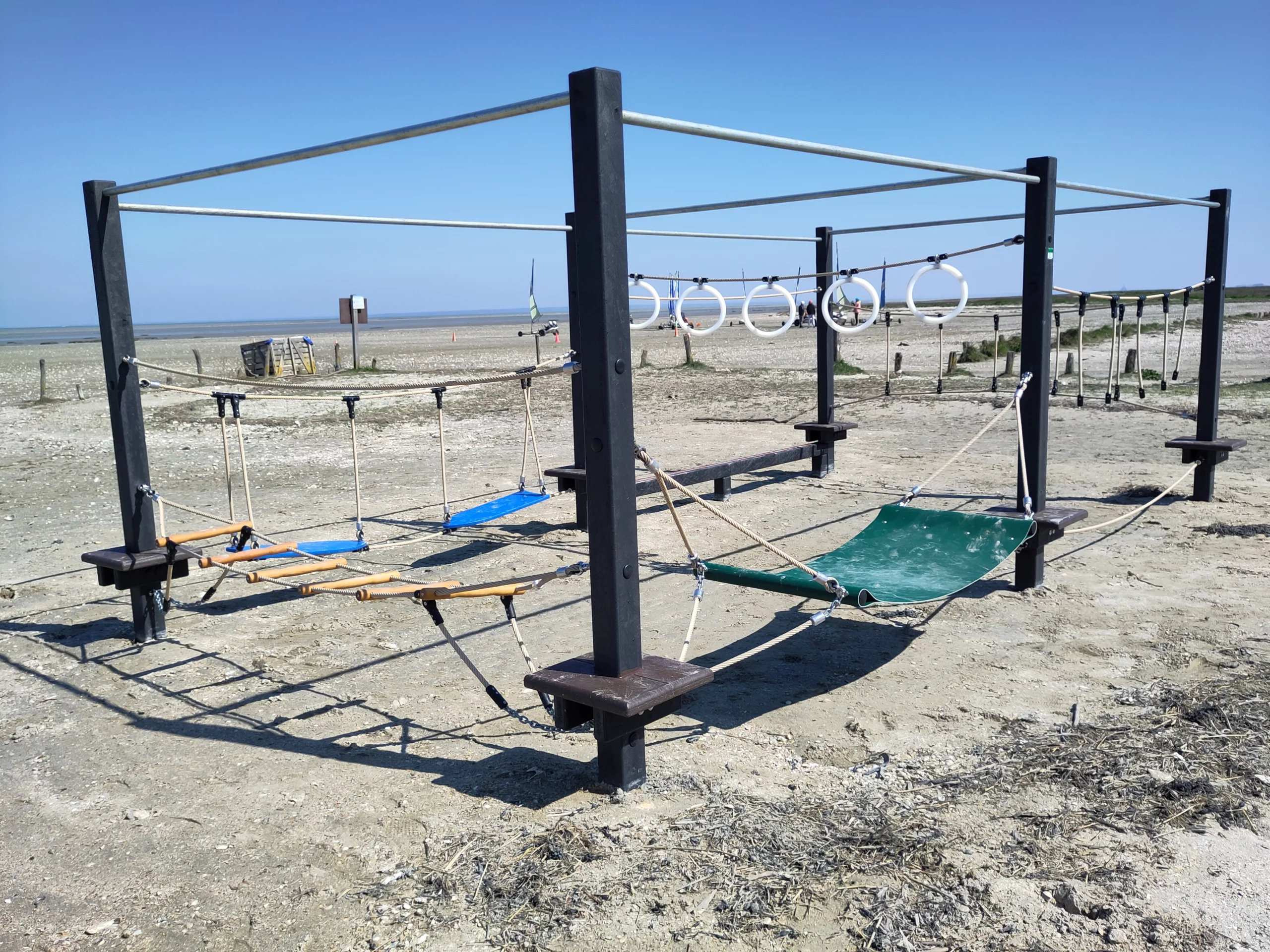 KRAPAT M, aire de jeux type accrobranche en plastique recyclé pour enfants dès 3 ans