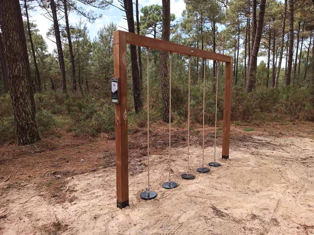 Parcours sportif - Pin classe 4 - Montalivet - Passage cordes à disques