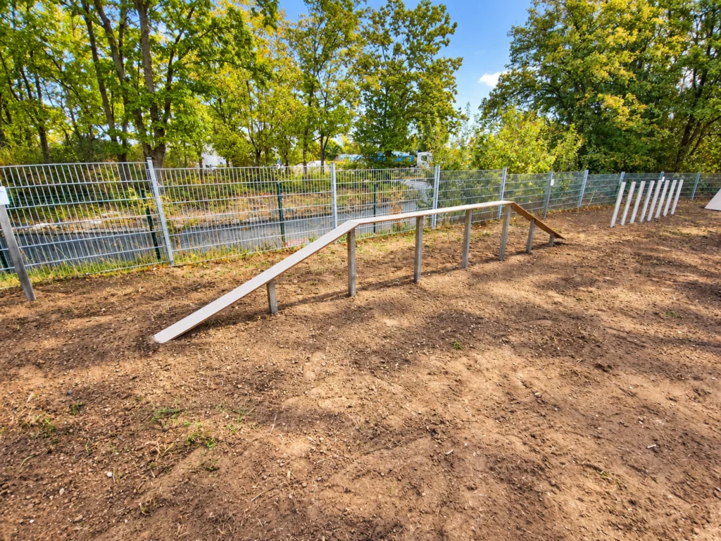 Passerelle agility canin avec structure inox et HPL antidérapant