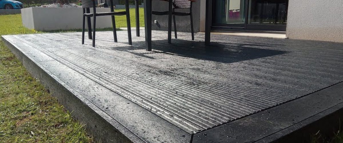 Terrasse en plastique recyclée avec vue panoramique